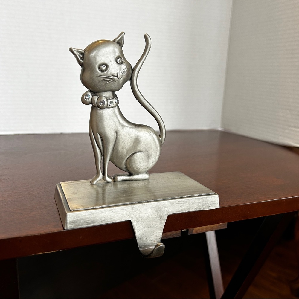 Cat with Sparkly Collar Stocking Holder Silver Toned